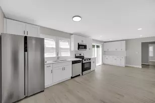 211 Independence Ave, Joliet, IL 60433 - Photo 7