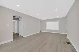 211 Independence Ave, Joliet, IL 60433 - Photo 15
