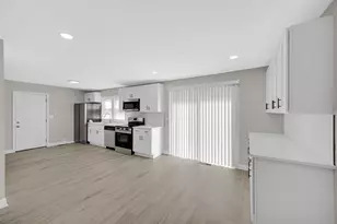 211 Independence Ave, Joliet, IL 60433 - Photo 9