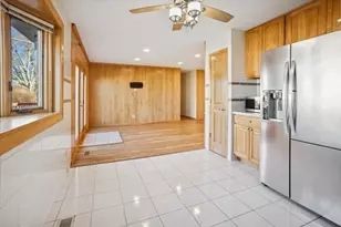 1820 W Thornwood Ln, Mount Prospect, IL 60056 - Photo 11