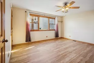 1820 W Thornwood Ln, Mount Prospect, IL 60056 - Photo 13