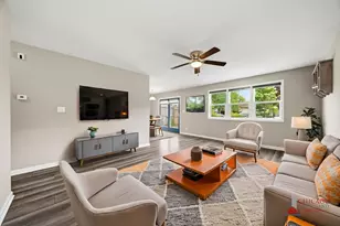 225 Mill Stream Dr, Bolingbrook, IL 60440 - Photo 5