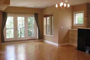 911 Maple Ave, Evanston, IL 60202 - Photo 3