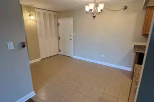 580 Lawrence Ave, Roselle, IL 60172 - Photo 3