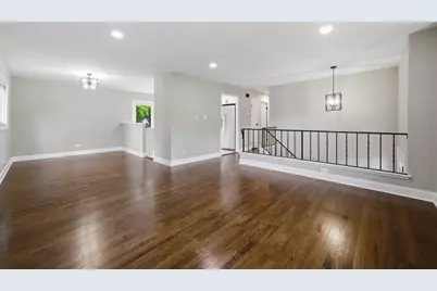 2S206 Mayfield Lane, Glen Ellyn, IL 60137 - Photo 5