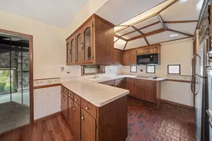10823 S 71st Ct, Worth, IL 60482 - Photo 7