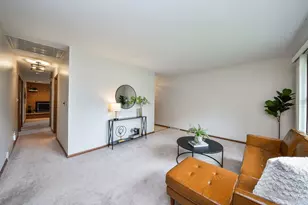 1920 Richard St, Aurora, IL 60506 - Photo 5