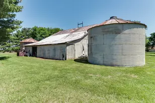 2463 Red Tail Hawk Rd, Clifton, IL 61727 - Photo 61