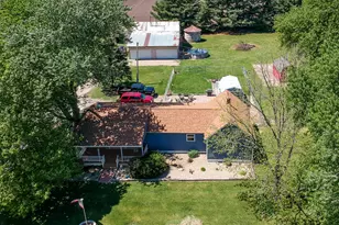 2463 Red Tail Hawk Rd, Clifton, IL 61727 - Photo 35