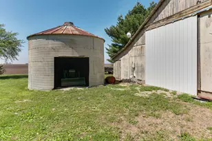 2463 Red Tail Hawk Rd, Clifton, IL 61727 - Photo 59