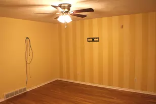 4103 N Newcastle Dr, Decatur, IL 62526 - Photo 3
