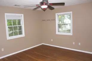 4103 N Newcastle Dr, Decatur, IL 62526 - Photo 9