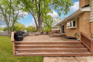 9 Sycamore Dr, Naperville, IL 60540 - Photo 23