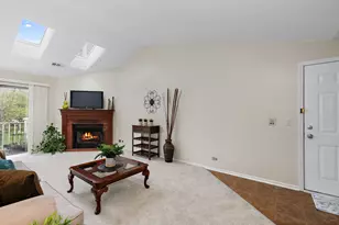 2838 Meadow Ln, Schaumburg, IL 60193 - Photo 3