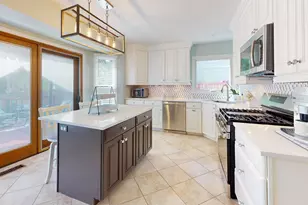 426 Farmhill Cir, Wauconda, IL 60084 - Photo 9