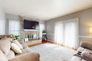 426 Farmhill Cir, Wauconda, IL 60084 - Photo 11