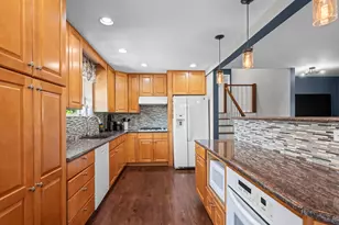 527 Cumnor Ct, Deerfield, IL 60015 - Photo 11