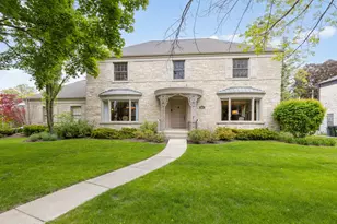6657 N Le Mai Ave, Lincolnwood, IL 60712 - Photo 1