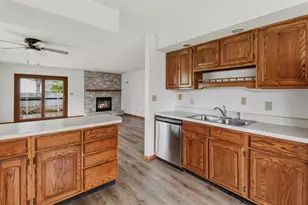 3304 Halifax Dr, Champaign, IL 61822 - Photo 7