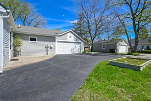 223 S Grant St, Westmont, IL 60559 - Photo 19