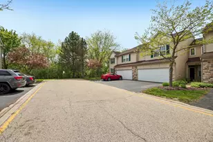 612 Shakespeare Dr, Grayslake, IL 60030 - Photo 35