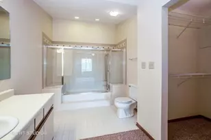 1517 Commodore Ct, Schaumburg, IL 60193 - Photo 13