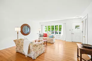456 Fairview Ave, Glen Ellyn, IL 60137 - Photo 5