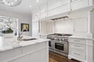 2148 W Giddings St, Chicago, IL 60625 - Photo 13