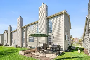 36 Townsend Cir, Naperville, IL 60565 - Photo 23