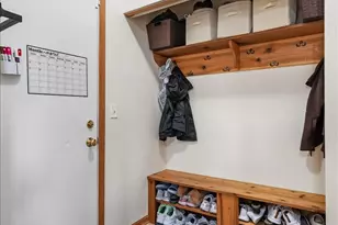 987 Valley Stream Dr, Pingree Grove, IL 60140 - Photo 13