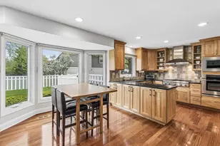 4115 Bristol Ct, Northbrook, IL 60062 - Photo 9