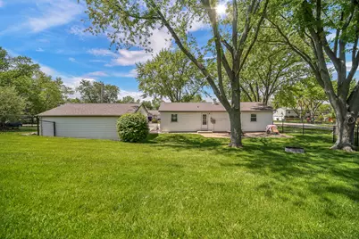 137 Birchwood Road, Carpentersville, IL 60110 - Photo 21