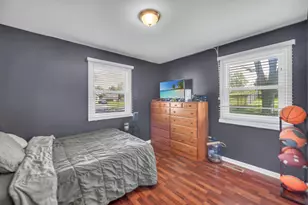 137 Birchwood Rd, Carpentersville, IL 60110 - Photo 9