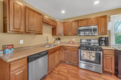 137 Birchwood Road, Carpentersville, IL 60110 - Photo 5