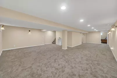 137 Birchwood Road, Carpentersville, IL 60110 - Photo 15