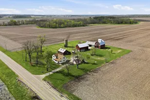12228 Black Rd, Morrison, IL 61270 - Photo 25
