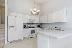 8113 Sierra Woods Ln, Carpentersville, IL 60110 - Photo 9