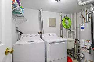 8113 Sierra Woods Ln, Carpentersville, IL 60110 - Photo 21