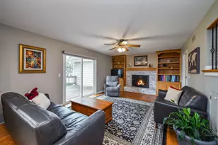 46 Sussex Ct, Naperville, IL 60540 - Photo 7