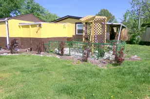 1104 Van Buren Ave, Sandoval, IL 62882 - Photo 33