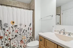 1181 Regent Dr, Mundelein, IL 60060 - Photo 15