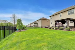 735 Glenwood Dr, South Elgin, IL 60177 - Photo 35