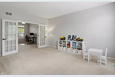 628 Manhattan Circle, Oswego, IL 60543 - Photo 7