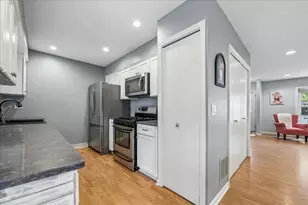 39 Boxwood Ln, Cary, IL 60013 - Photo 7