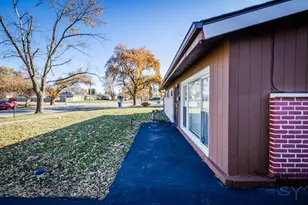 709 163rd St, Calumet City, IL 60409 - Photo 3