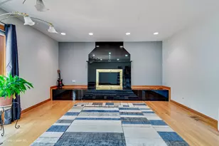 9021 Keeler Ave, Skokie, IL 60076 - Photo 5