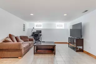 9021 Keeler Ave, Skokie, IL 60076 - Photo 13
