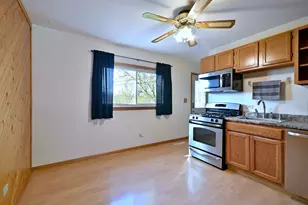 377 E Montana Ave, Glendale Heights, IL 60139 - Photo 9