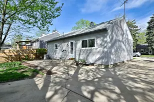 377 E Montana Ave, Glendale Heights, IL 60139 - Photo 21