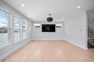 100 E Adams Ave, Villa Park, IL 60181 - Photo 11